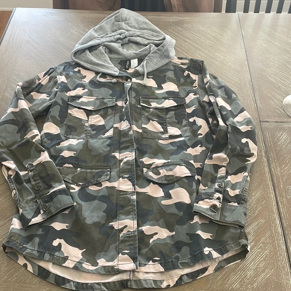 H&M Camo Hoodie Jacket - Picture 1 of 5